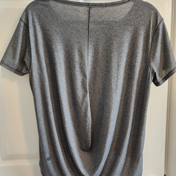 Lululemon size 6 top - Picture 3 of 3